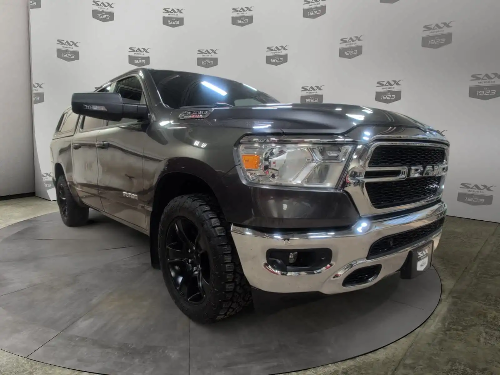 2021 RAM 1500 Big Horn/Lone Star 4x4 Crew Cab 5'7's photo
