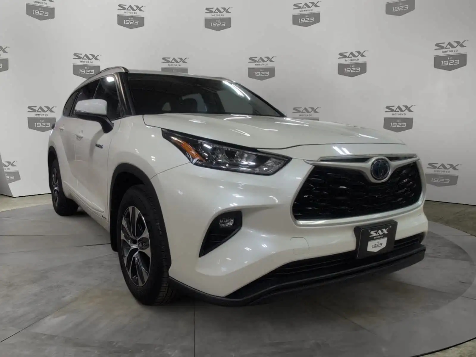 2020 Toyota Highlander XLE Hybrid 4x4's photo