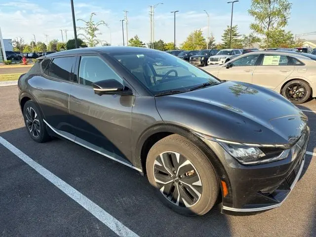 2024 Kia EV6 Wind AWD photo 4