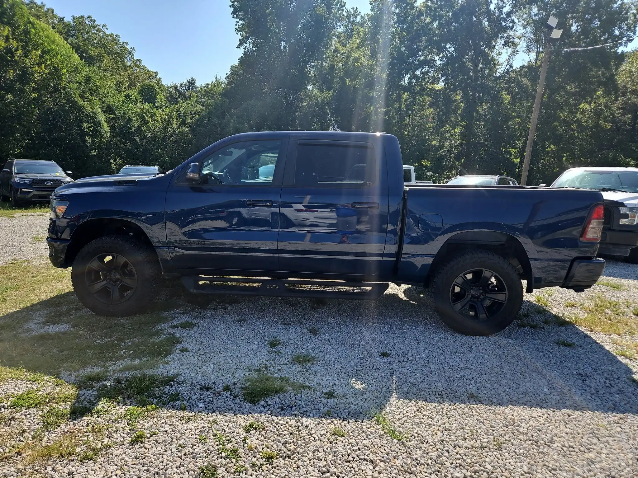 2020 RAM 1500 Big Horn/Lone Star 4WD Crew Cab 5'7's photo