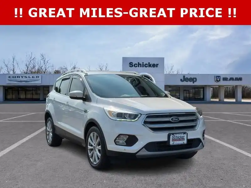 2018 Ford Escape Titanium's photo