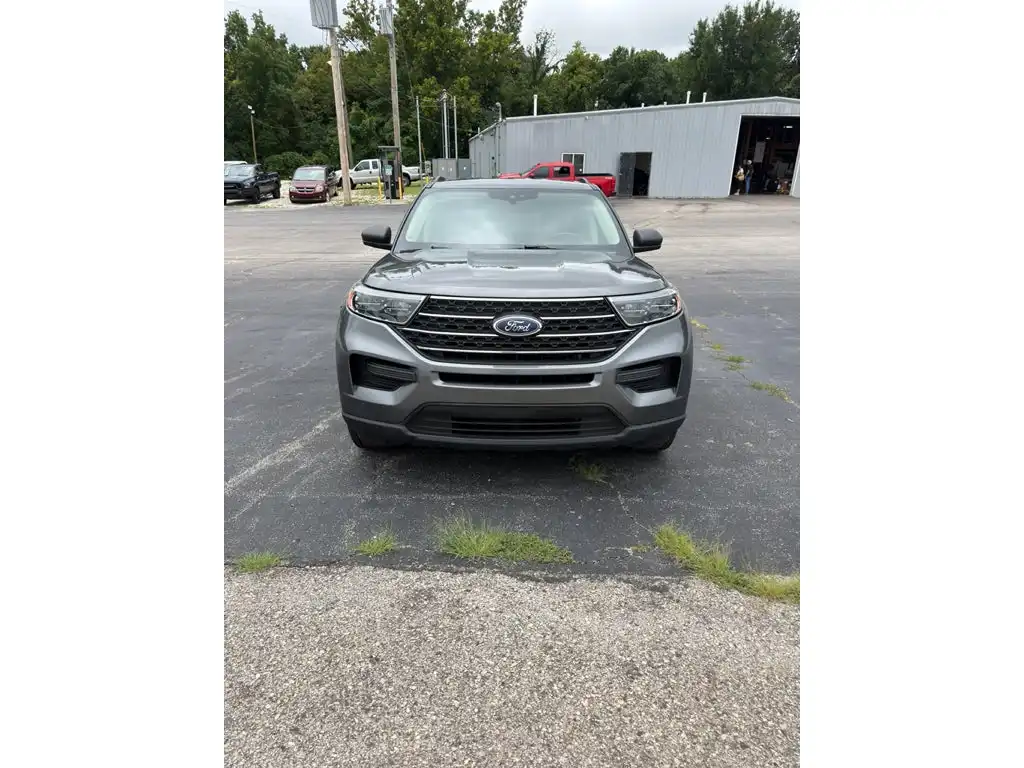 2023 Ford Explorer XLT 4WD's photo