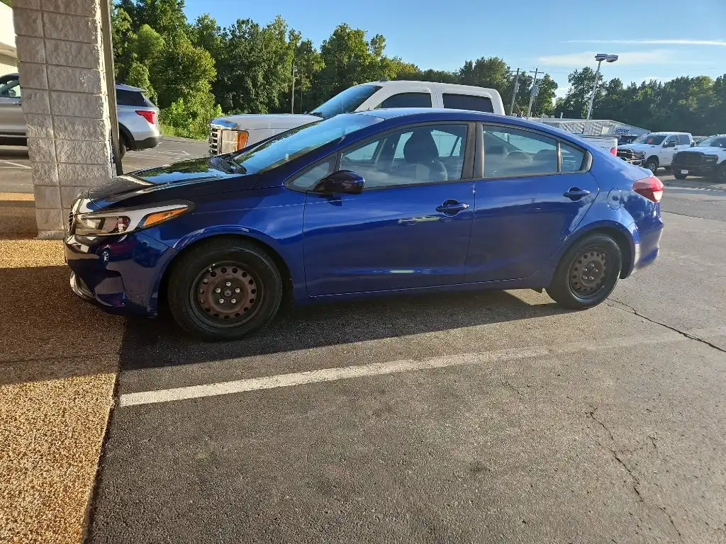 2017 Kia Forte LX Auto's photo