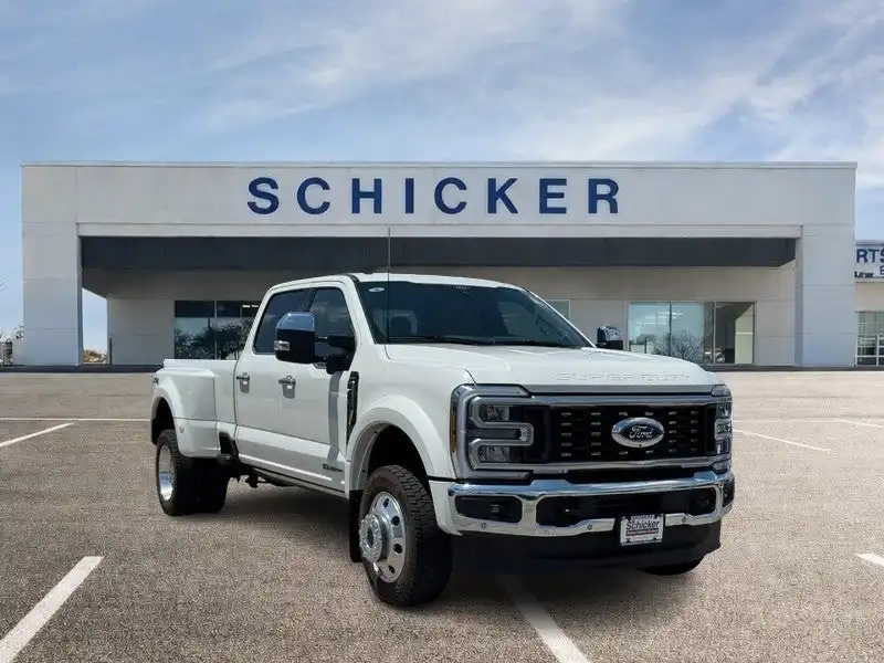 2026 Ford F-450 Lariat 4x4 Crew Cab 8' Box DRW's photo
