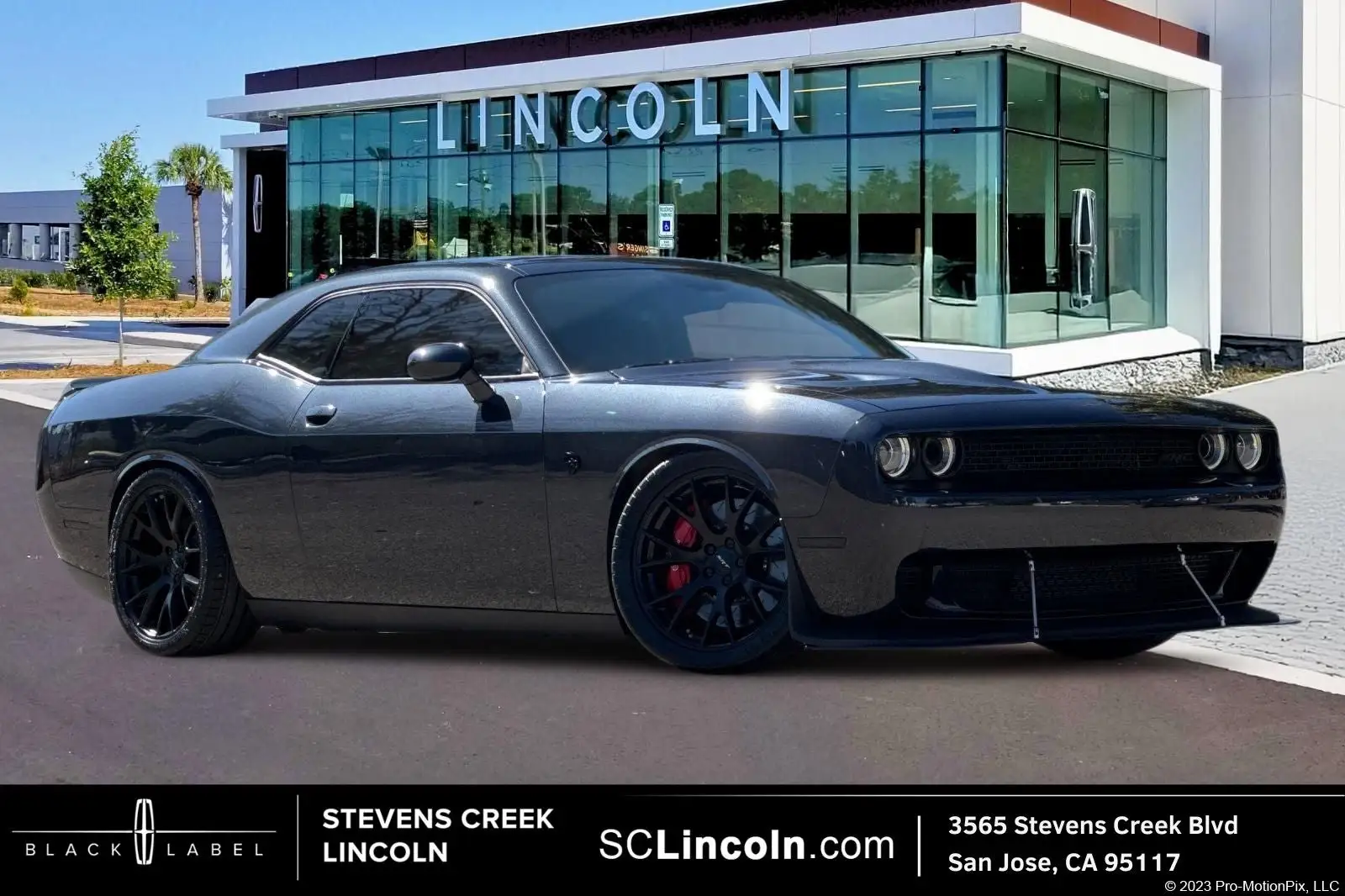 2016 Dodge Challenger SRT Hellcat photo 1