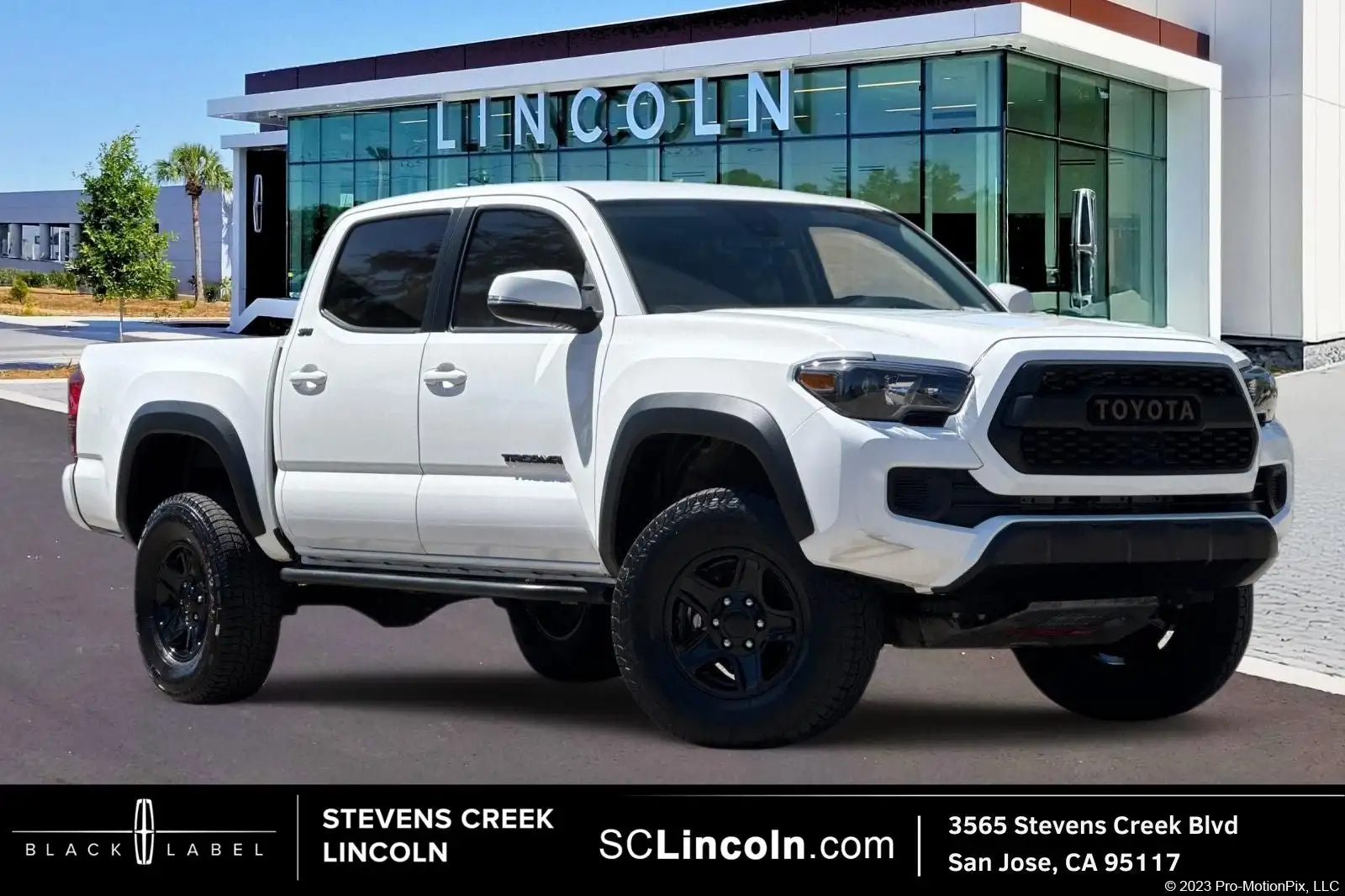 2023 Toyota Tacoma Trail Double Cab 4WD V6 Auto Short Bed's photo