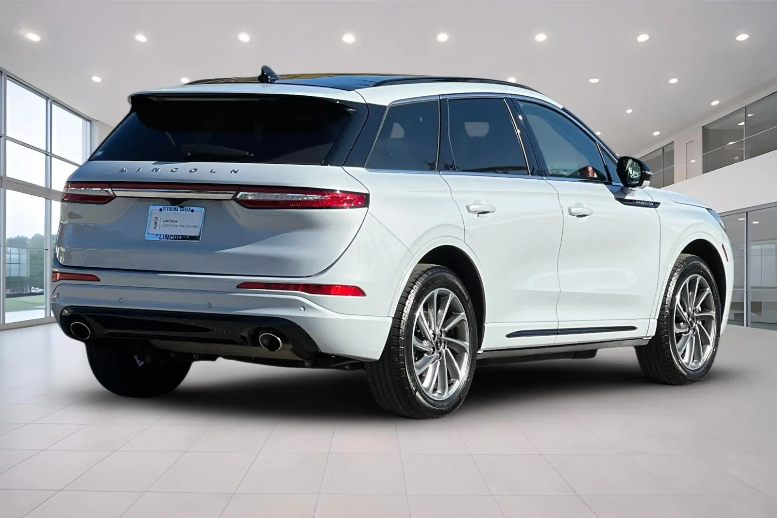 2025 Lincoln Corsair Grand Touring AWD photo 4