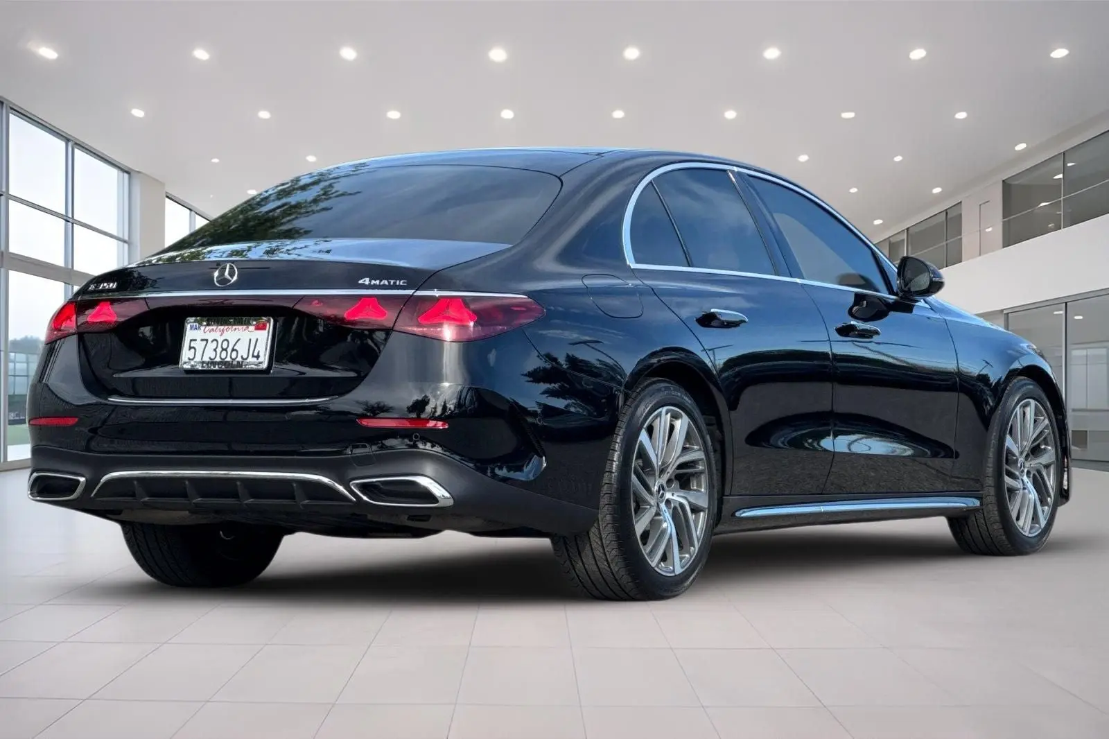 2025 Mercedes-Benz E-Class E350 4MATIC photo 4