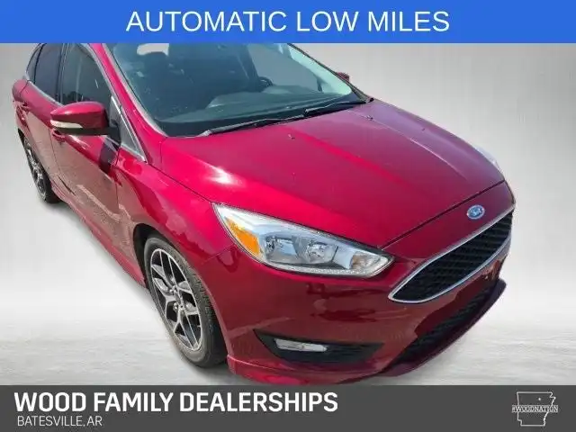2015 Ford Focus SE Sedan's photo