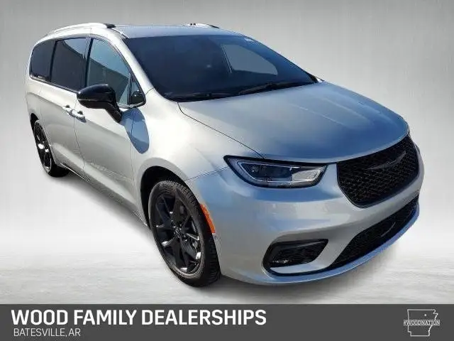2026 Chrysler Pacifica Select photo 1