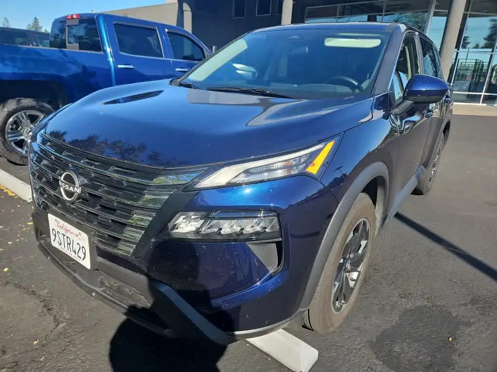 2025 Nissan Rogue SV AWD's photo