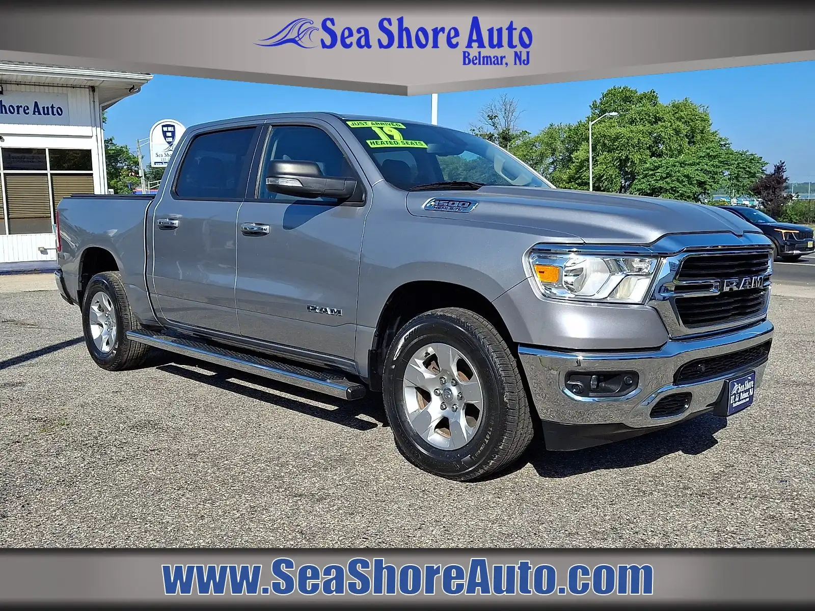 2019 RAM 1500 Big Horn/Lone Star 4x4 Crew Cab 5'7's photo
