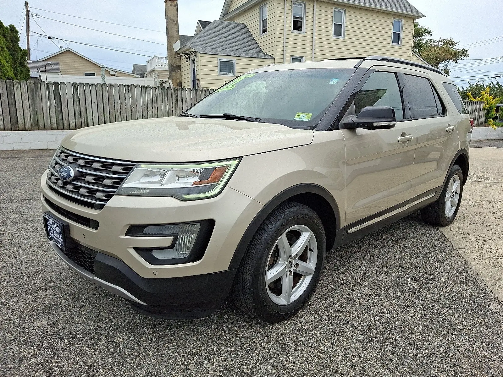 2017 Ford Explorer XLT 4WD photo 3