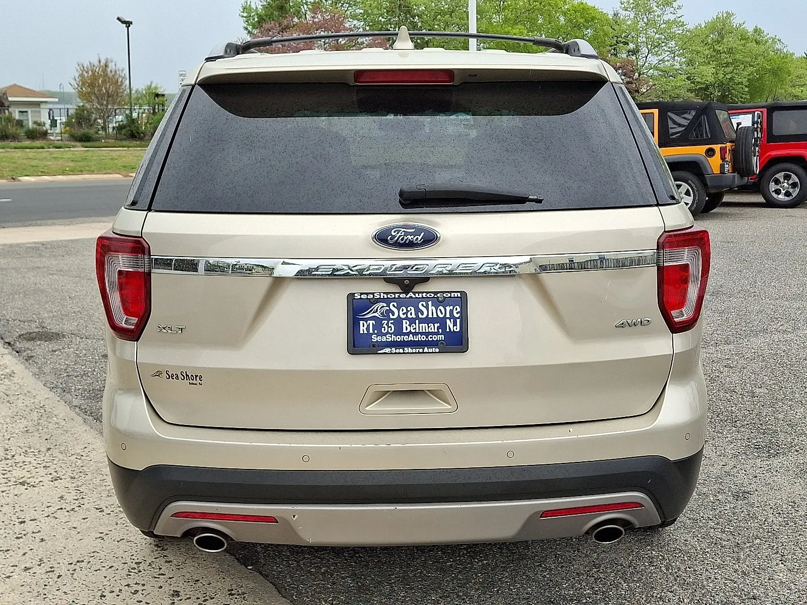 2017 Ford Explorer XLT 4WD photo 5