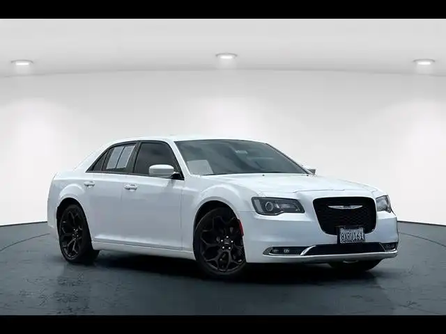 2019 Chrysler 300 S's photo