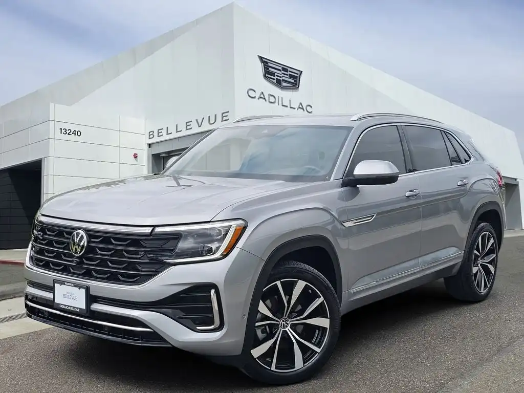 2024 Volkswagen Atlas Cross Sport 2.0T SEL Premium R-Line 4MOTION's photo