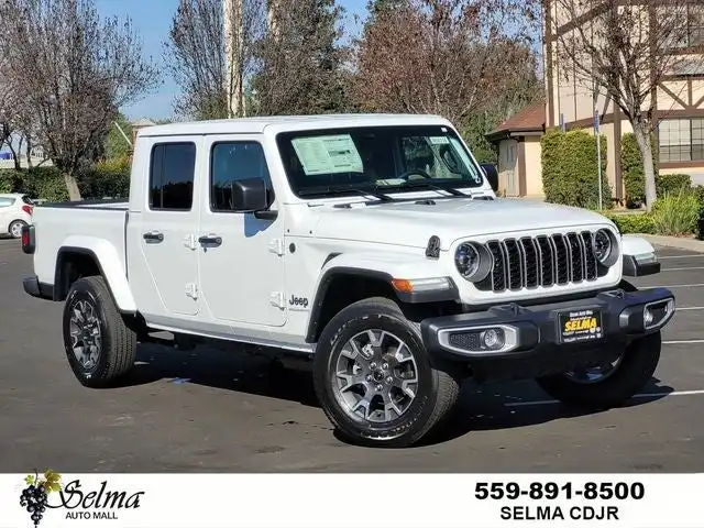 2026 Jeep Gladiator Sahara Auto's photo