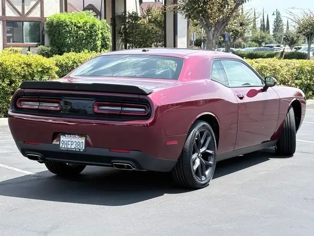 2023 Dodge Challenger SXT Auto photo 5
