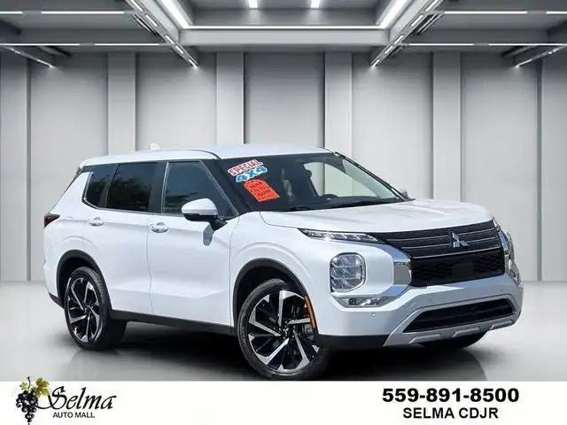 2024 Mitsubishi Outlander SE 2WD's photo