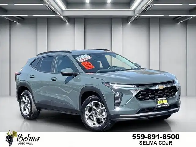 2025 Chevrolet Trax LT's photo