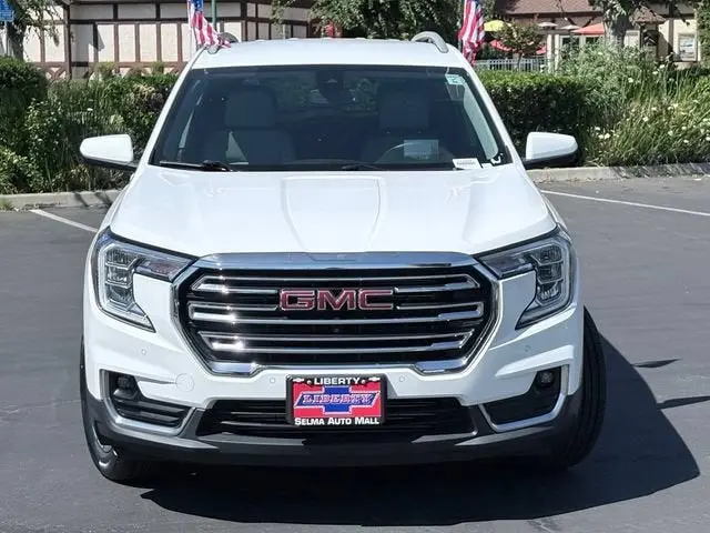 2023 GMC Terrain SLT AWD photo 3
