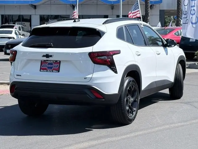 2026 Chevrolet Trax LT photo 4