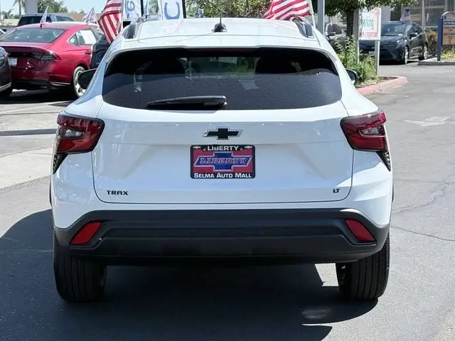 2026 Chevrolet Trax LT photo 5