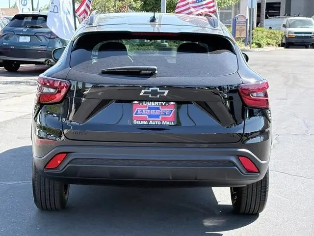 2026 Chevrolet Trax LT photo 5