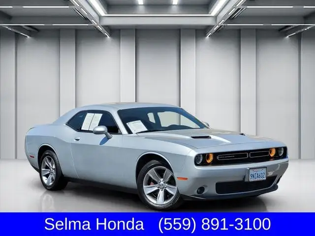 2019 Dodge Challenger SXT Auto photo 1