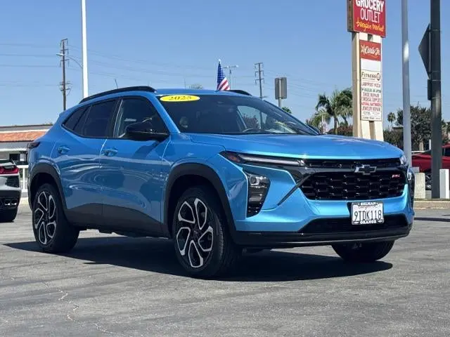 2025 Chevrolet Trax 2RS photo 3
