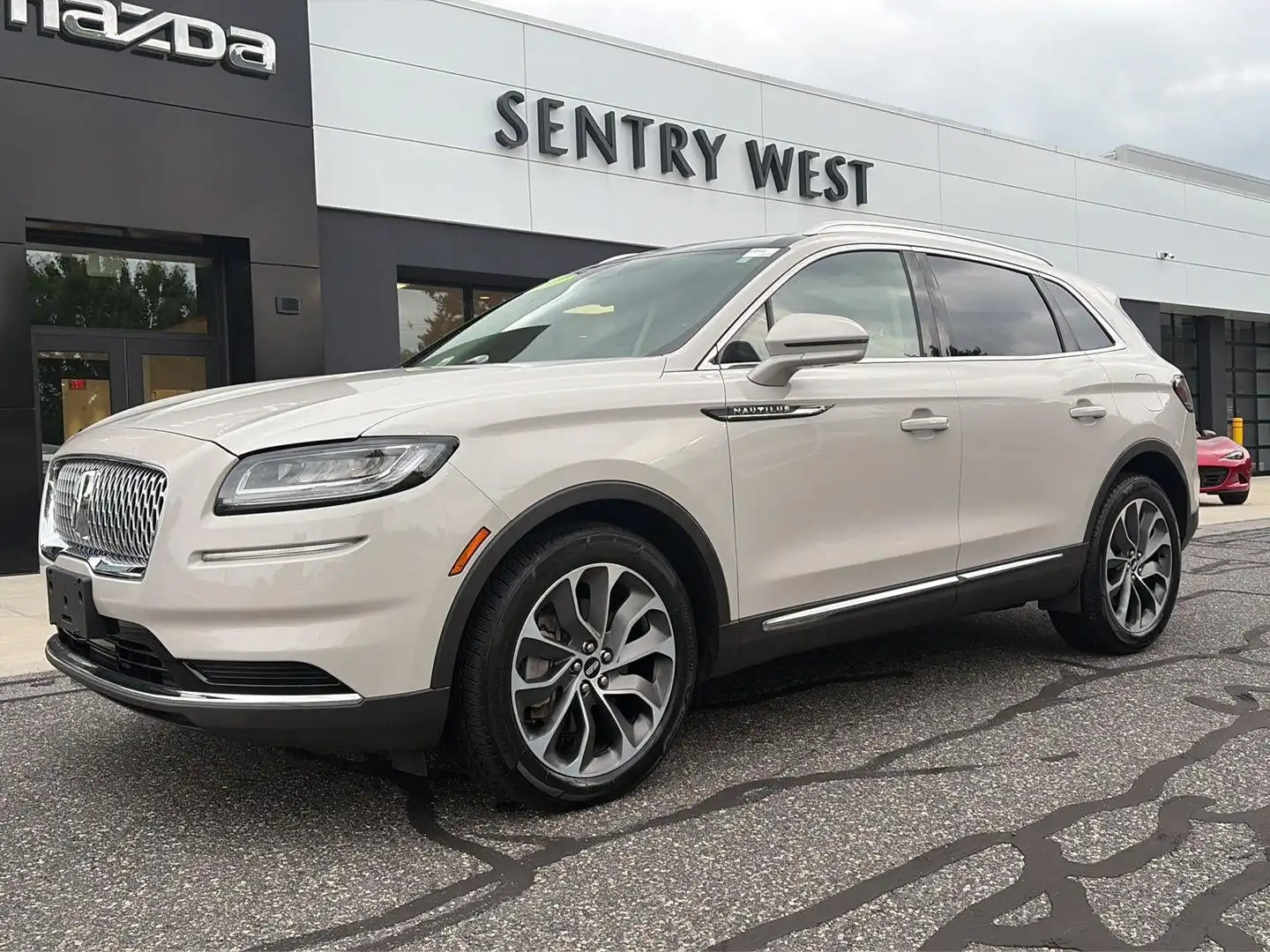 2021 Lincoln Nautilus Reserve AWD's photo