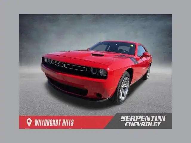 2016 Dodge Challenger SXT's photo