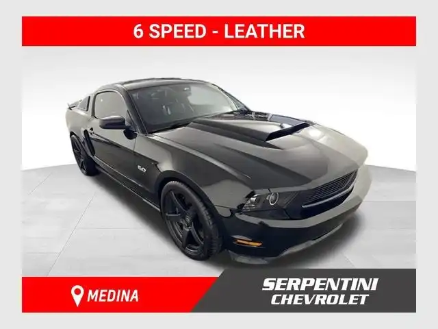 2012 Ford Mustang GT Premium's photo