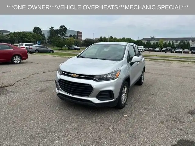 2020 Chevrolet Trax LS's photo