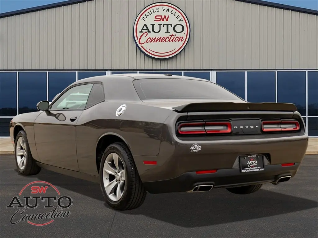 2023 Dodge Challenger SXT Auto photo 5