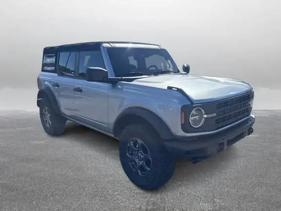 2023 Ford Bronco Base 4x4 photo 5