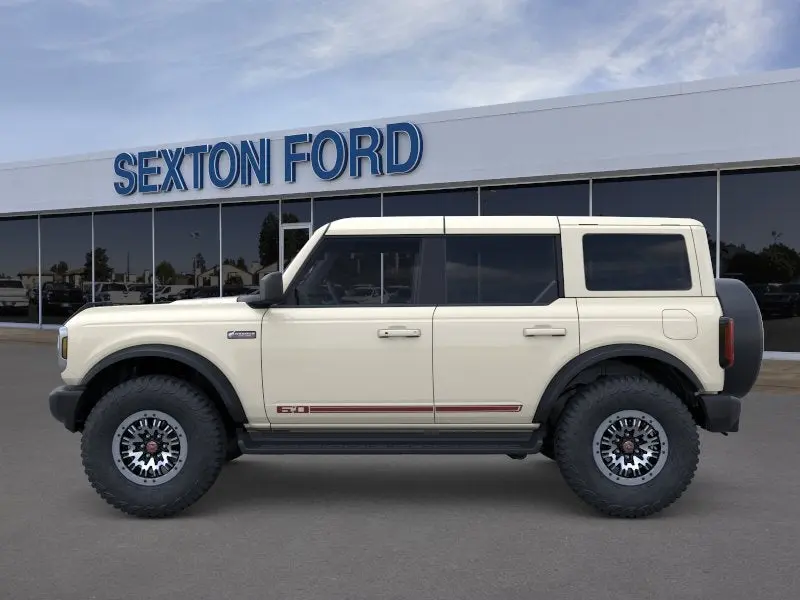 2026 Ford Bronco Outer Banks 4x4 photo 3