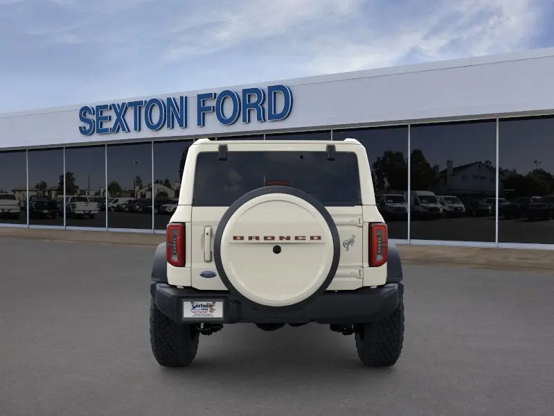 2026 Ford Bronco Outer Banks 4x4 photo 5
