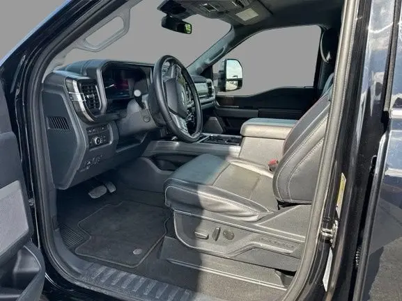 2024 Ford F-350 Lariat 4WD Crew Cab SRW 8' Box photo 3