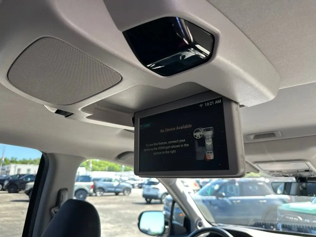 2021 Honda Pilot Touring-7 AWD photo 3