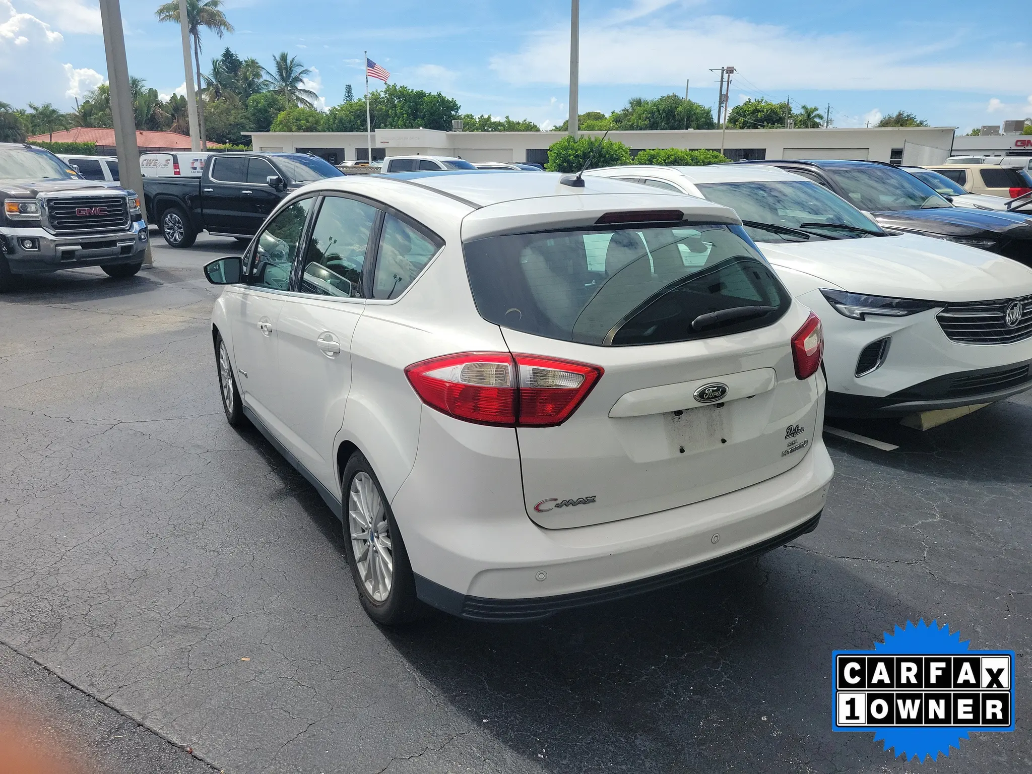 2013 Ford C-Max Hybrid SEL photo 3