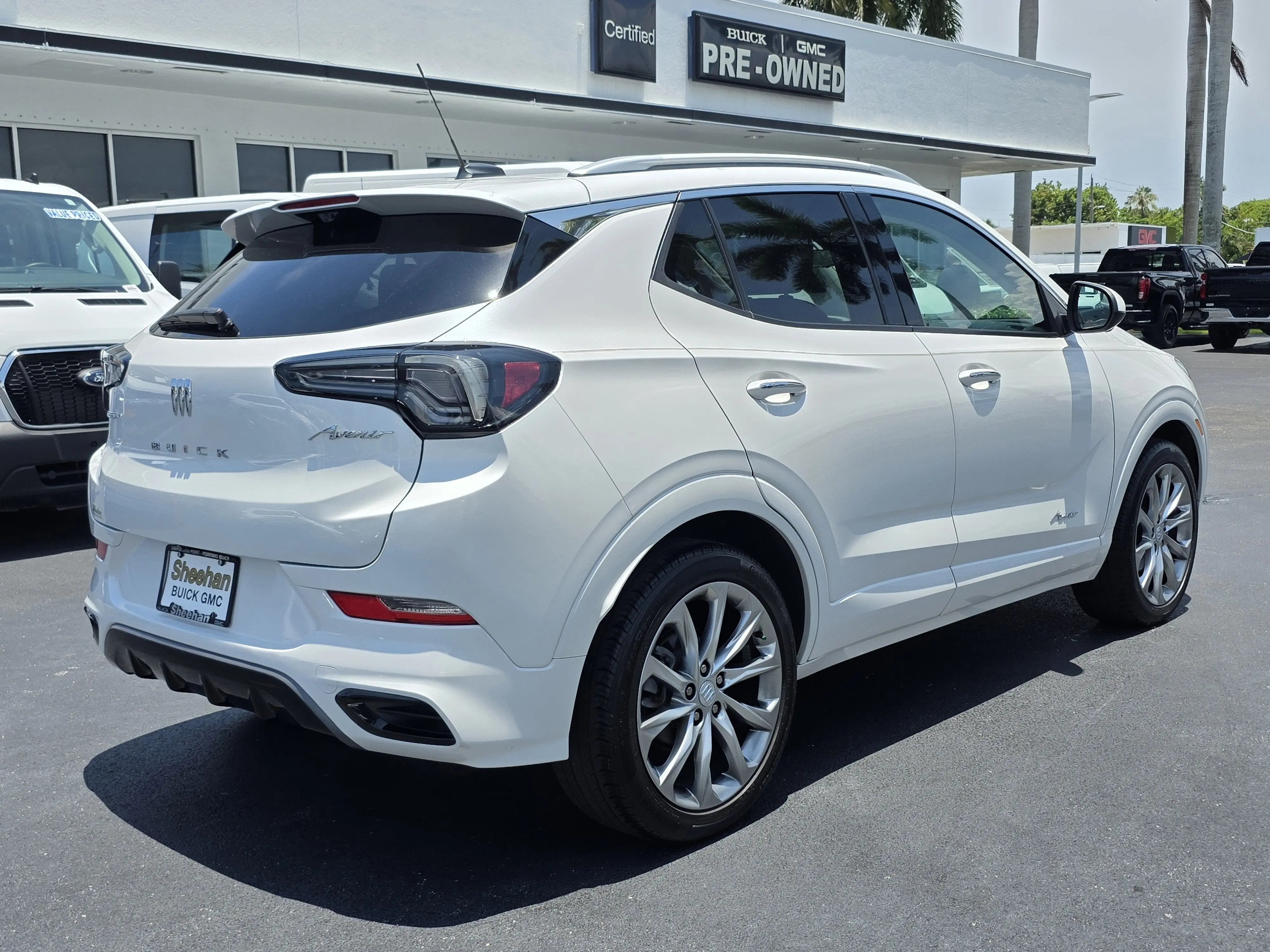 2024 Buick Encore GX Avenir photo 4