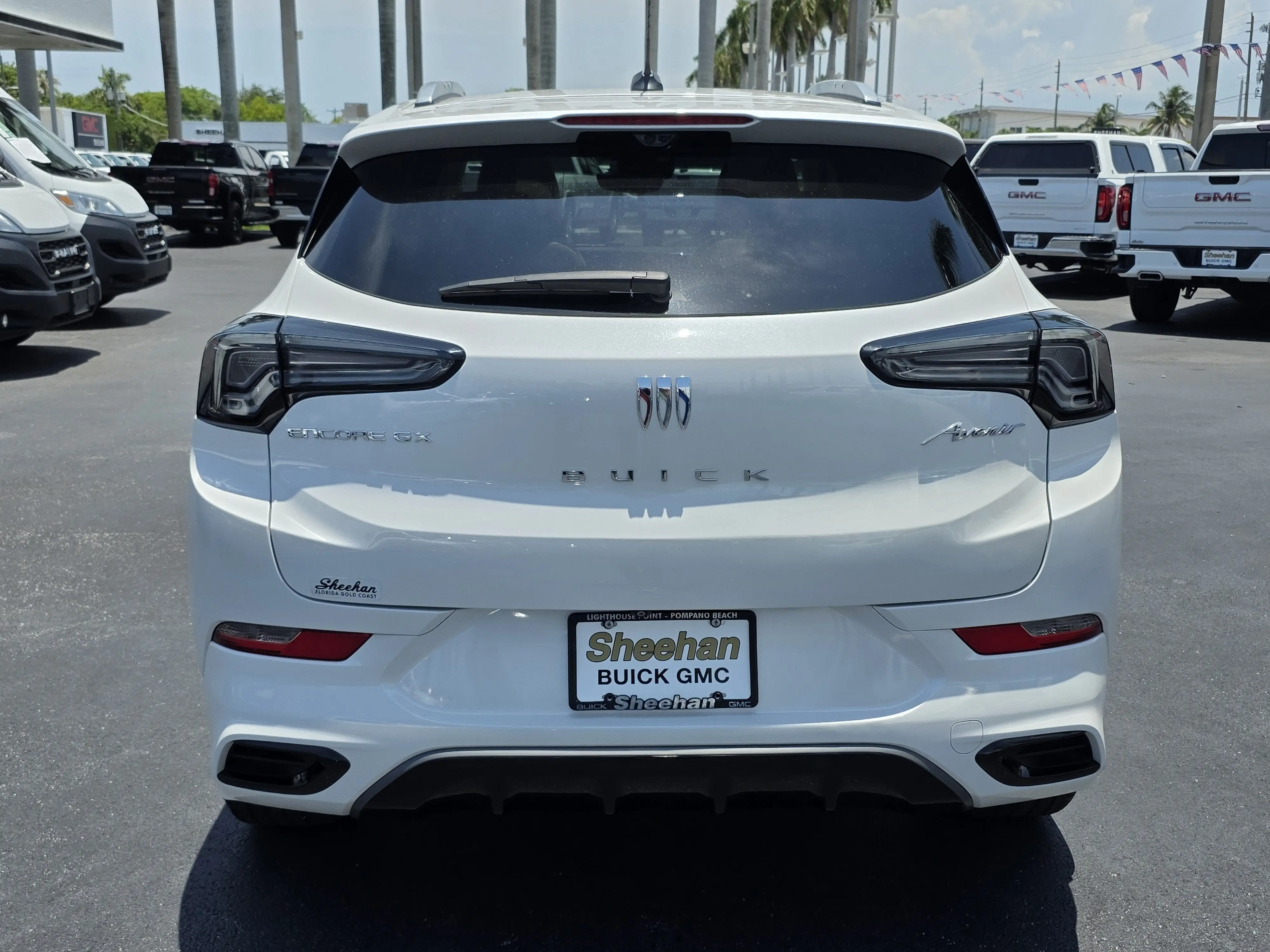 2024 Buick Encore GX Avenir photo 5