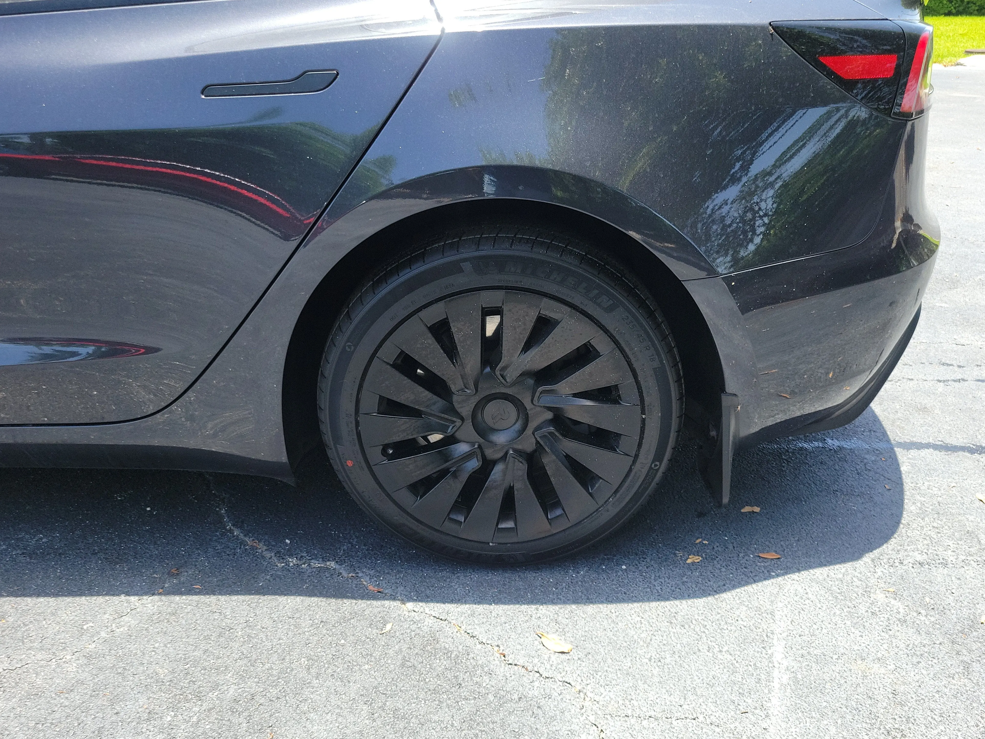 2024 Tesla Model 3 Long Range photo 5