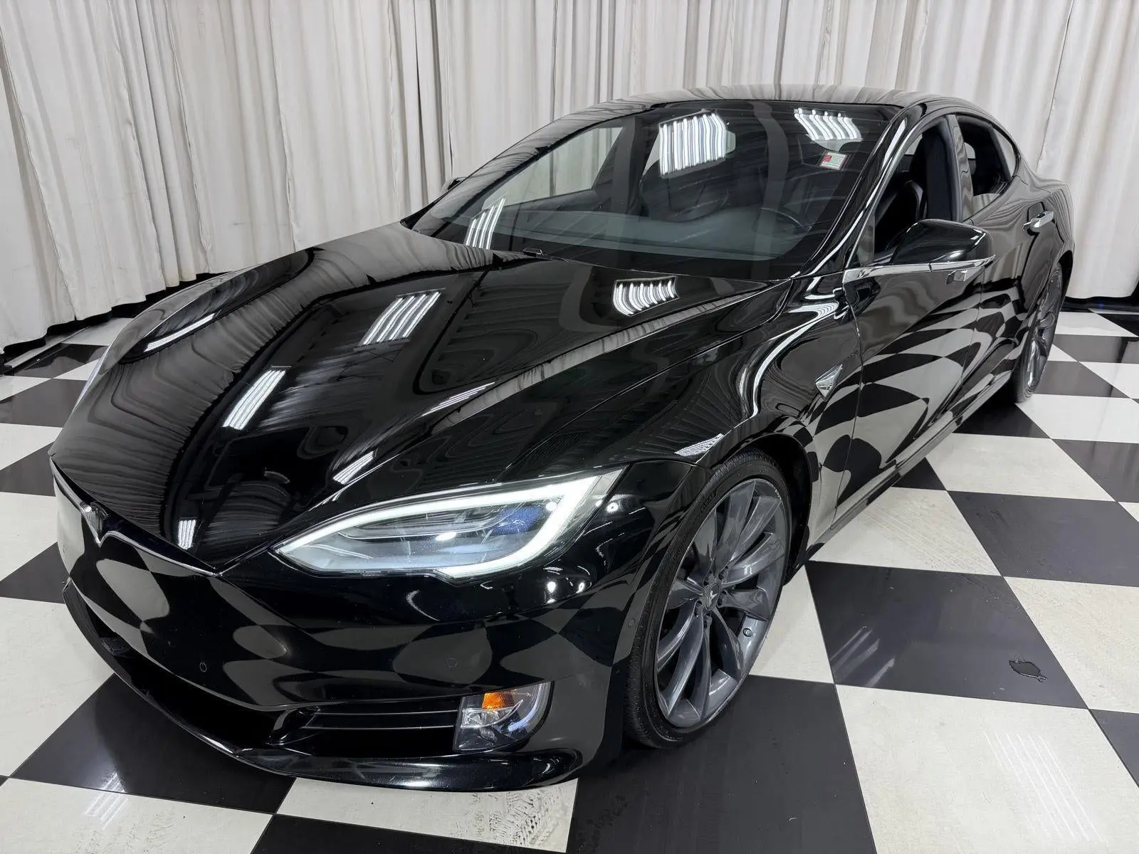 2020 Tesla Model S Long Range Plus photo 3