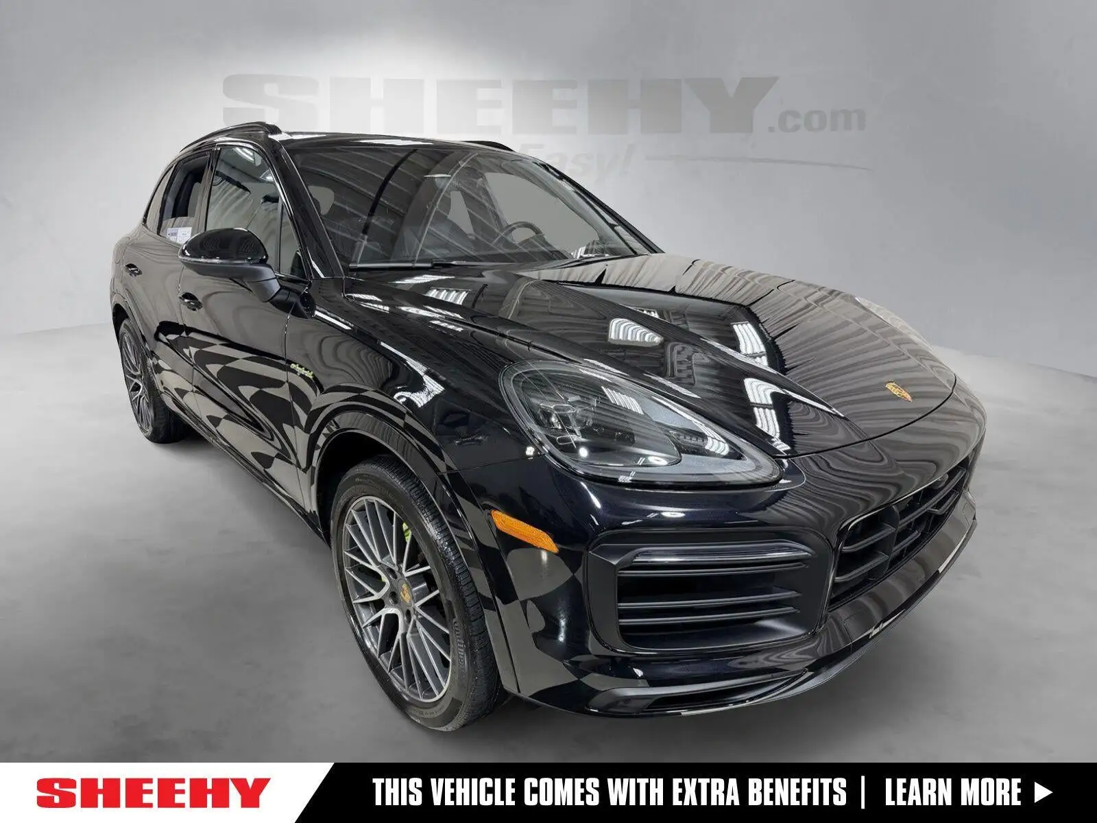 2022 Porsche Cayenne E-Hybrid photo 1