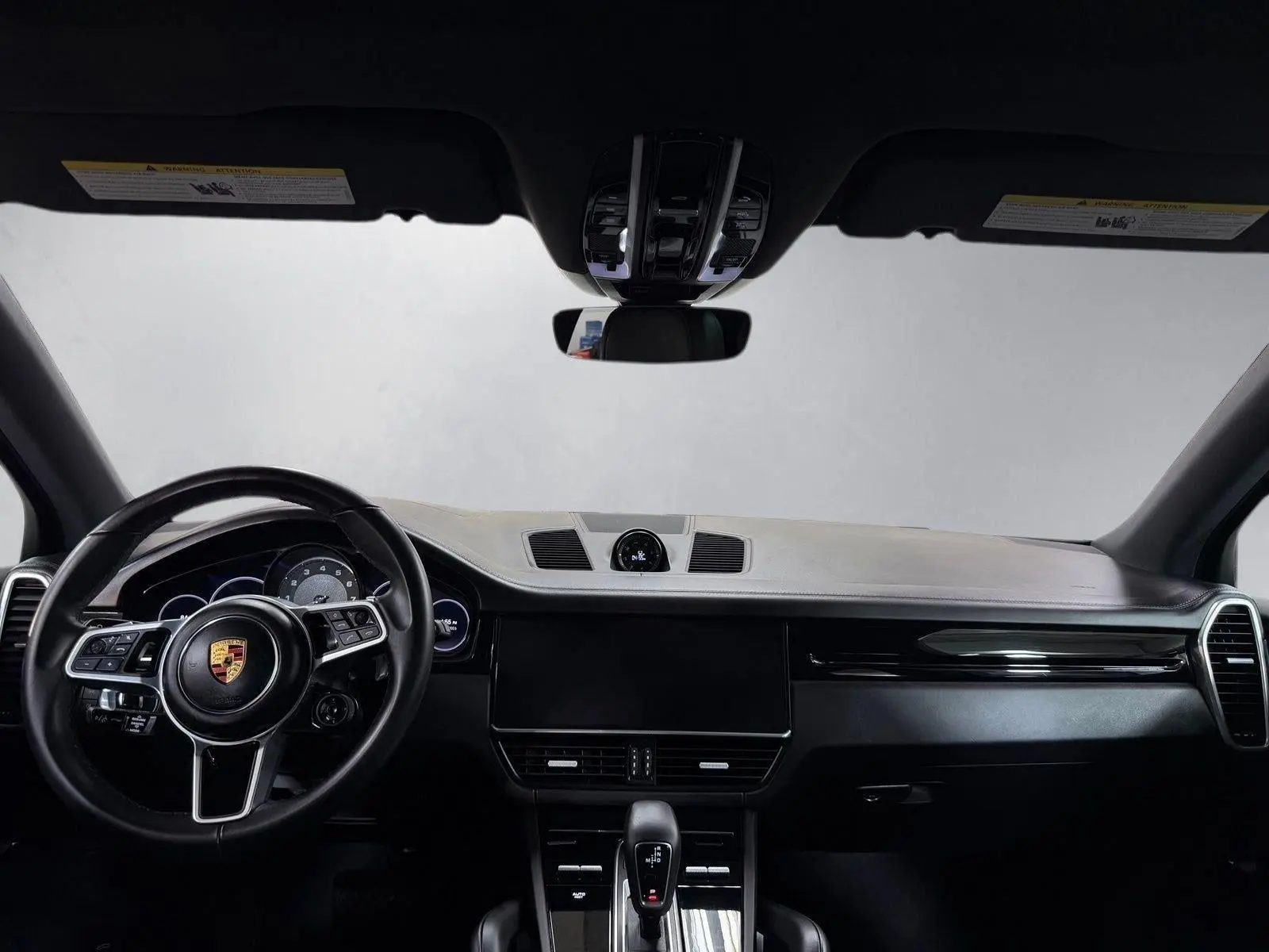 2022 Porsche Cayenne E-Hybrid photo 3