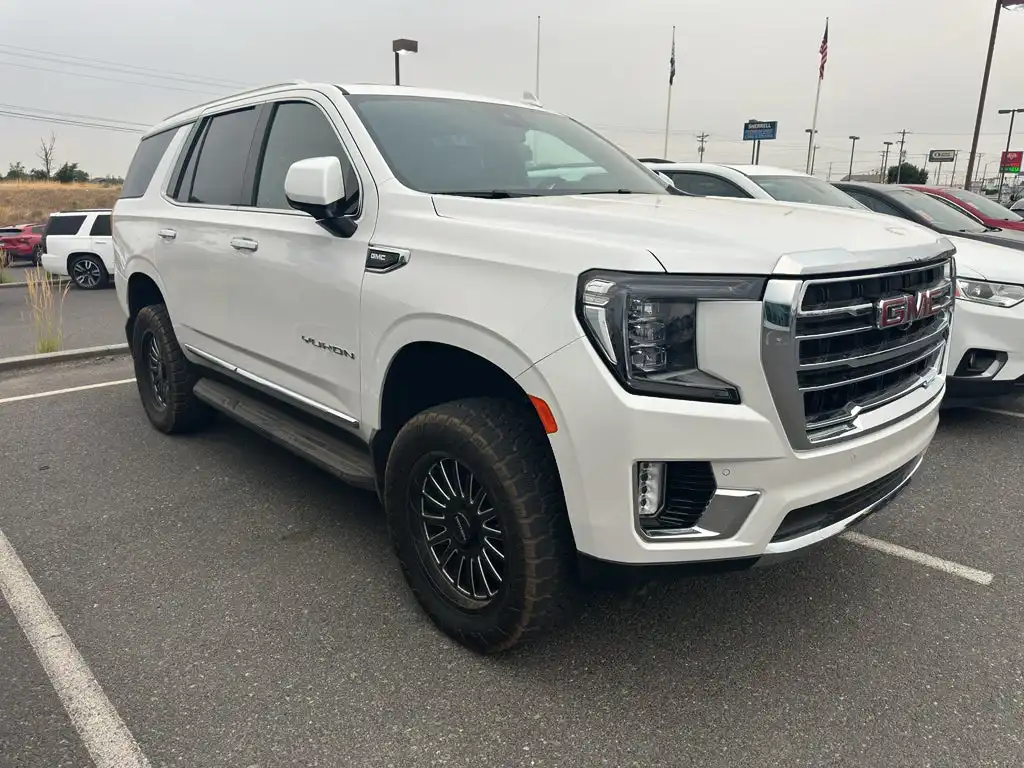 2024 GMC Yukon SLT 4X4's photo