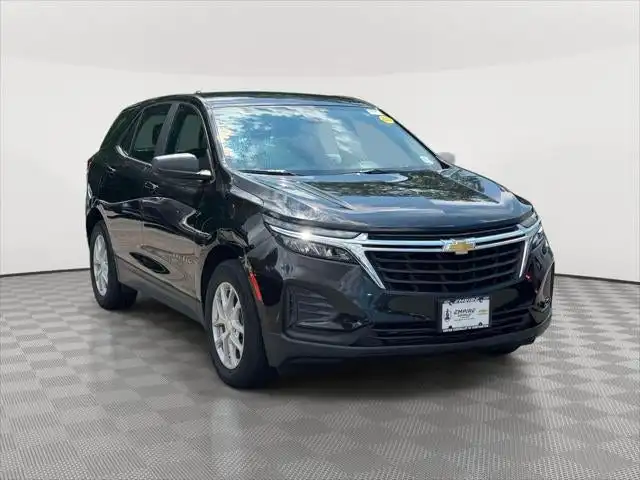 2023 Chevrolet Equinox LS's photo