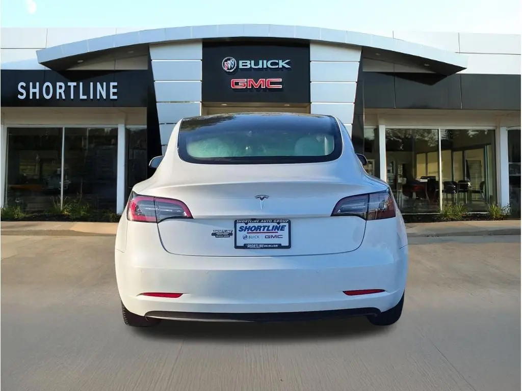 2021 Tesla Model 3 Standard Range Plus photo 4